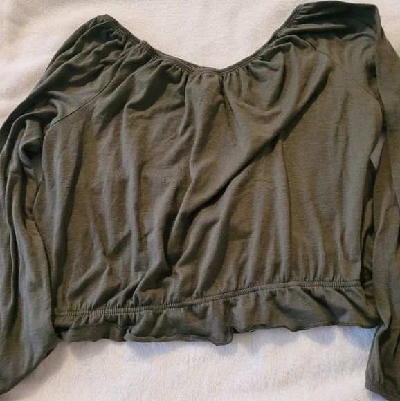 Ardene Faux Button Ruffle Top - Size Large - Picture 5 of 5